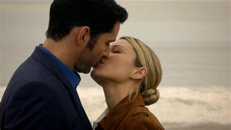 when do lucifer and chloe kiss|when does chloe believe Lucifer.